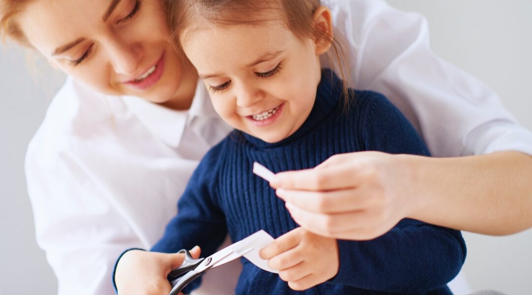 Guia do desenvolvimento motor infantil: fases e sinais de alerta