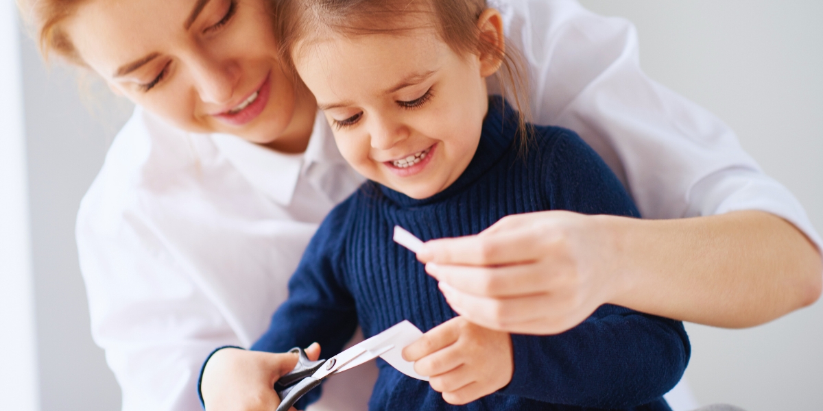 Guia do desenvolvimento motor infantil: fases e sinais de alerta